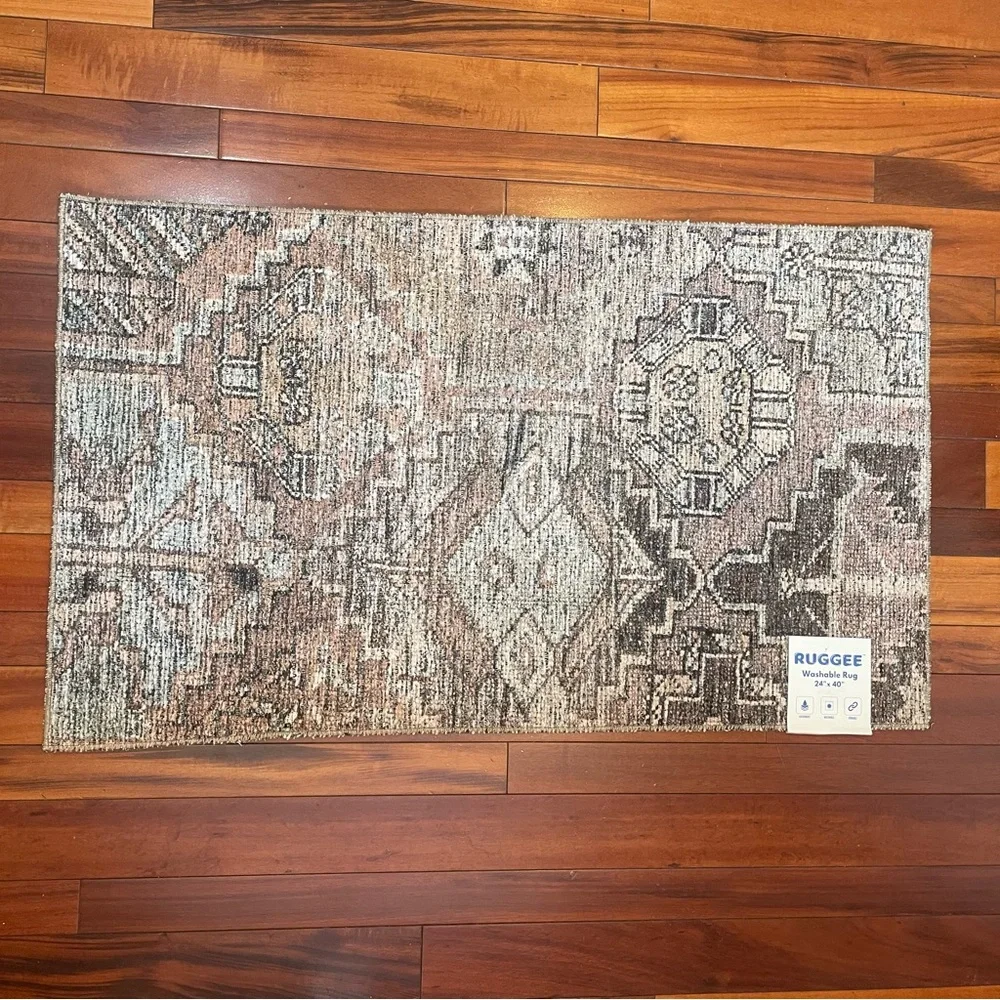 Ruggee Washable Area Rug NWT 24” X 40” Boho Tribal Neutral Farmhouse Absorbent